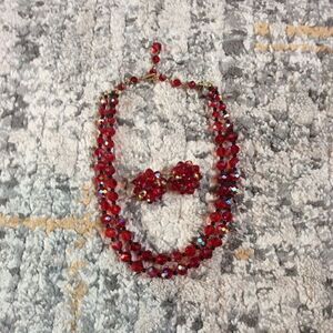 VINTAGE GLASS BEAD NECKLACE AND EARRINGS! EUC!